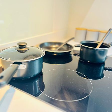Stylish Studio Apartment Near To Old Trafford Stadium Манчестър Екстериор снимка