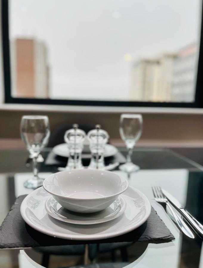 Stylish Studio Apartment Near To Old Trafford Stadium Манчестър Екстериор снимка