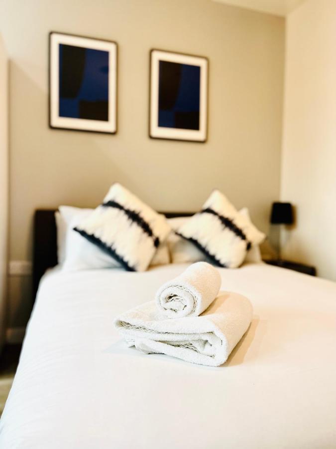 Stylish Studio Apartment Near To Old Trafford Stadium Манчестър Екстериор снимка